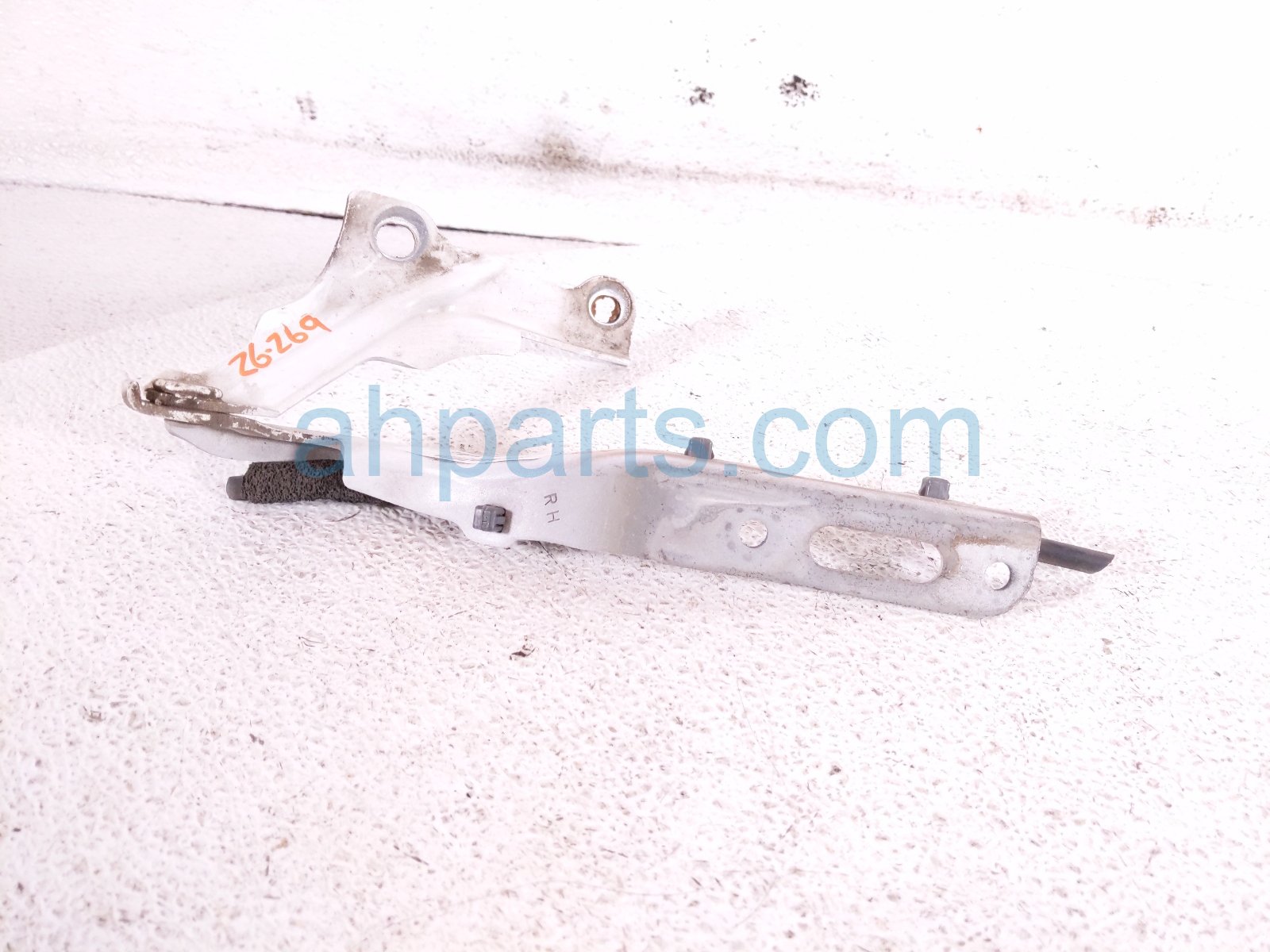 2018 Honda Accord Passenger Hood Hinge White Sdn 60120 TVA A00ZZ Replacement 2018 Honda Accord Passenger Hood Hinge White Sdn 60120 TVA A00ZZ Replacement thumbnail