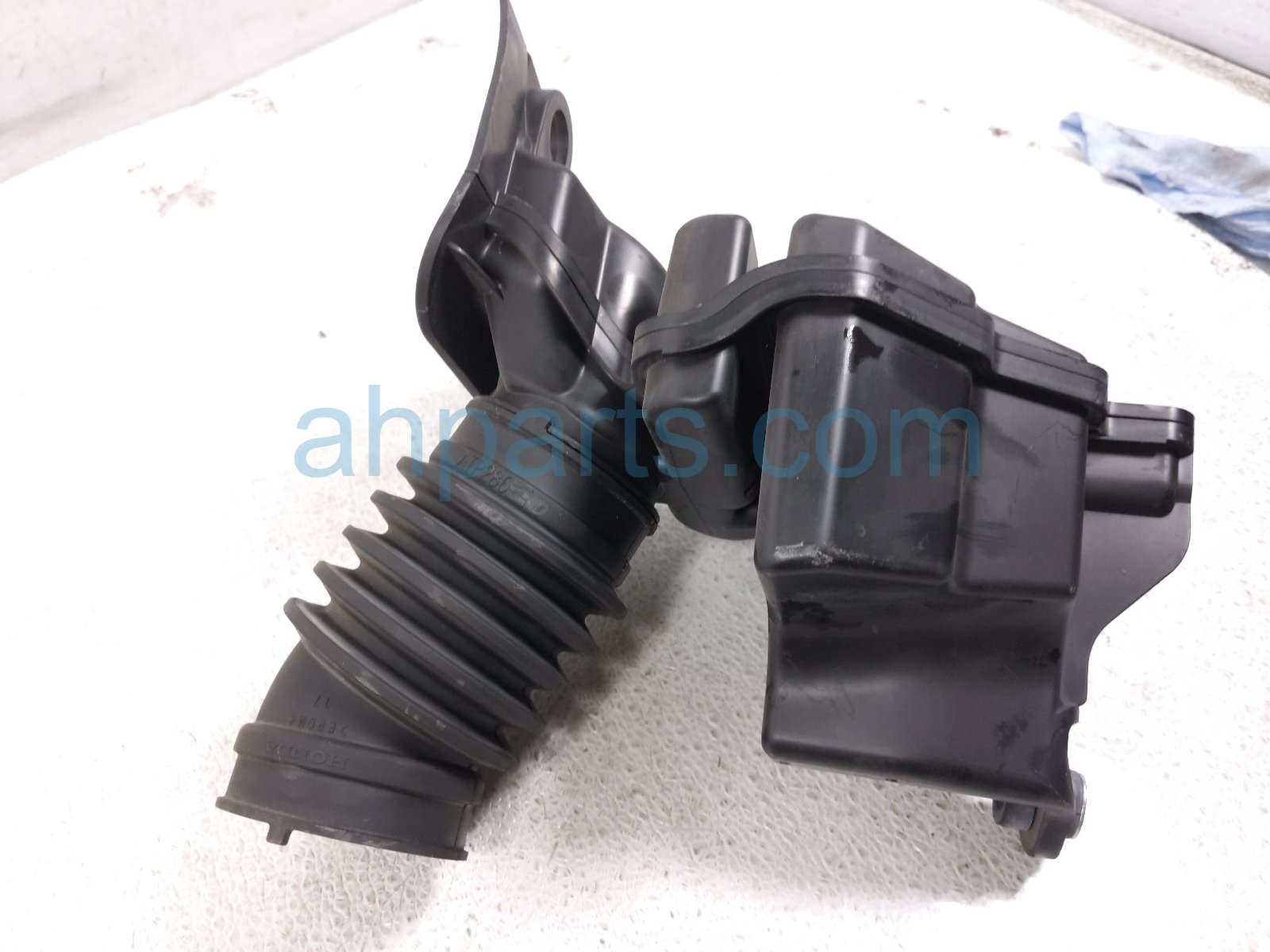 2025 Honda Civic Intake Air Cleaner Duct Chamber W/tube 17235 6MA J01 Replacement 2025 Honda Civic Intake Air Cleaner Duct Chamber W/tube 17235 6MA J01 Replacement thumbnail