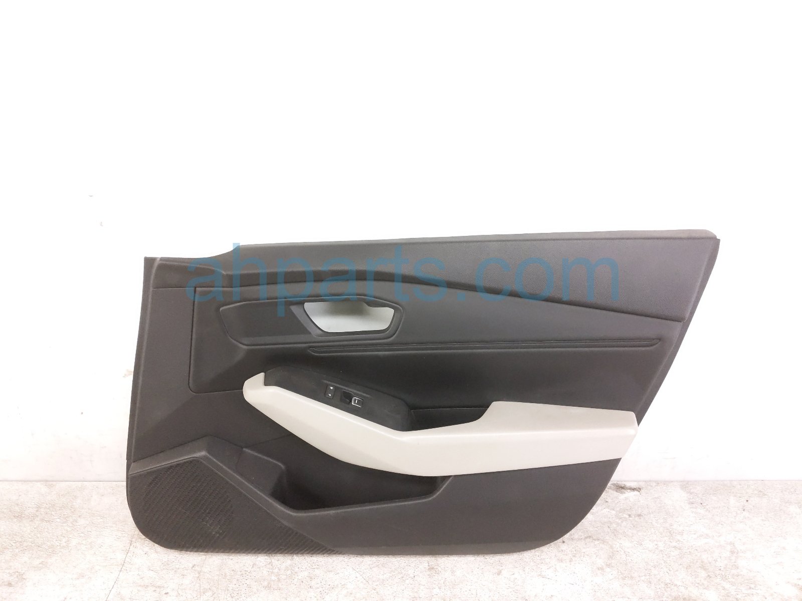 Honda FR/RH INTERIOR DOOR PANEL - TAN