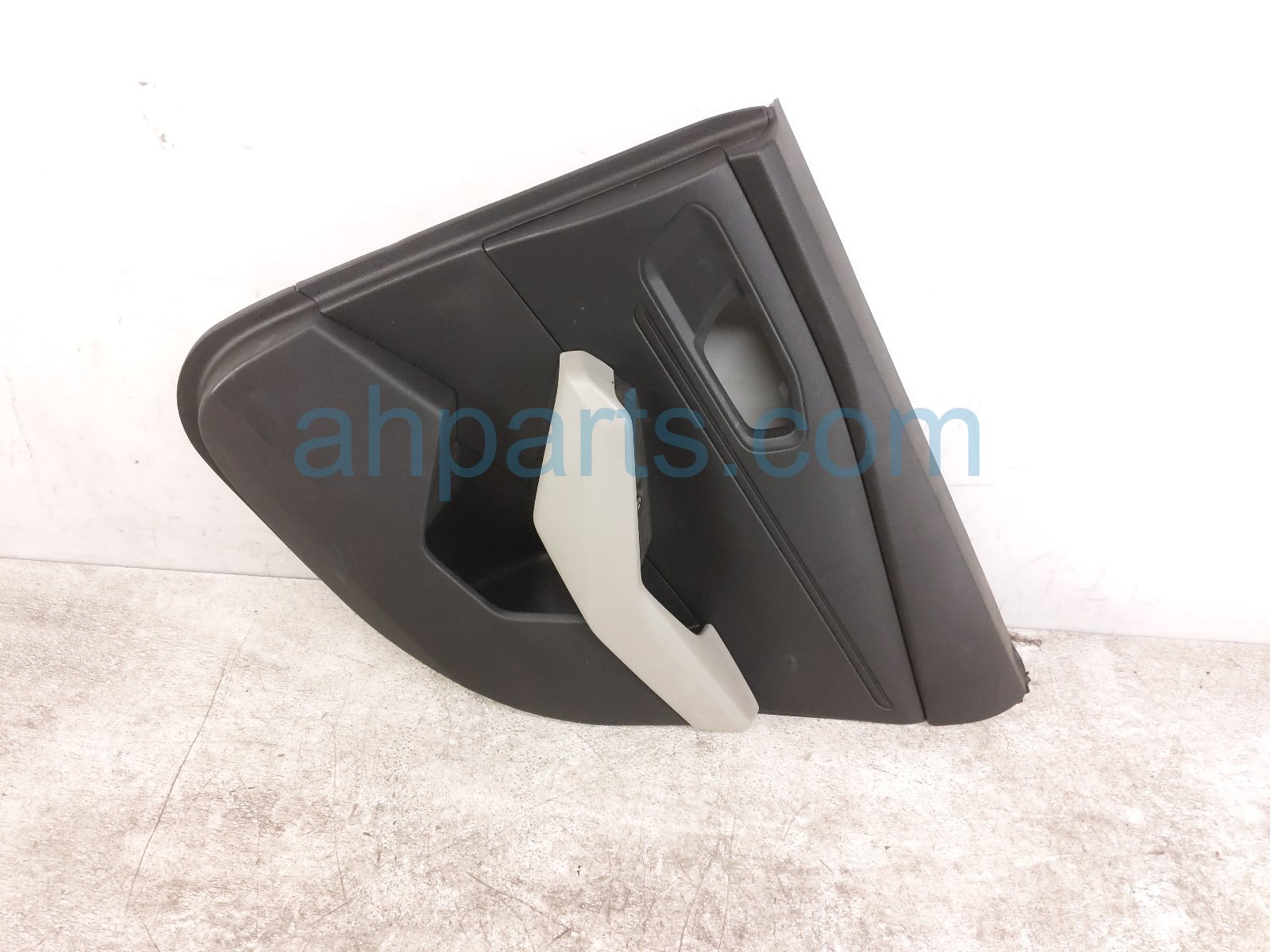 Honda RR/RH INTERIOR DOOR PANEL - TAN Honda RR/RH INTERIOR DOOR PANEL - TAN