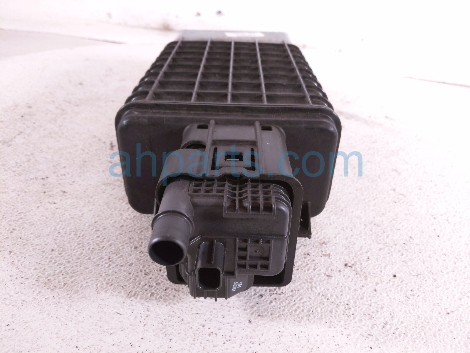 2026 Toyota Camry Fuel Vapor Charcoal Canister Hyb 77740 06240 Replacement 2026 Toyota Camry Fuel Vapor Charcoal Canister Hyb 77740 06240 Replacement thumbnail