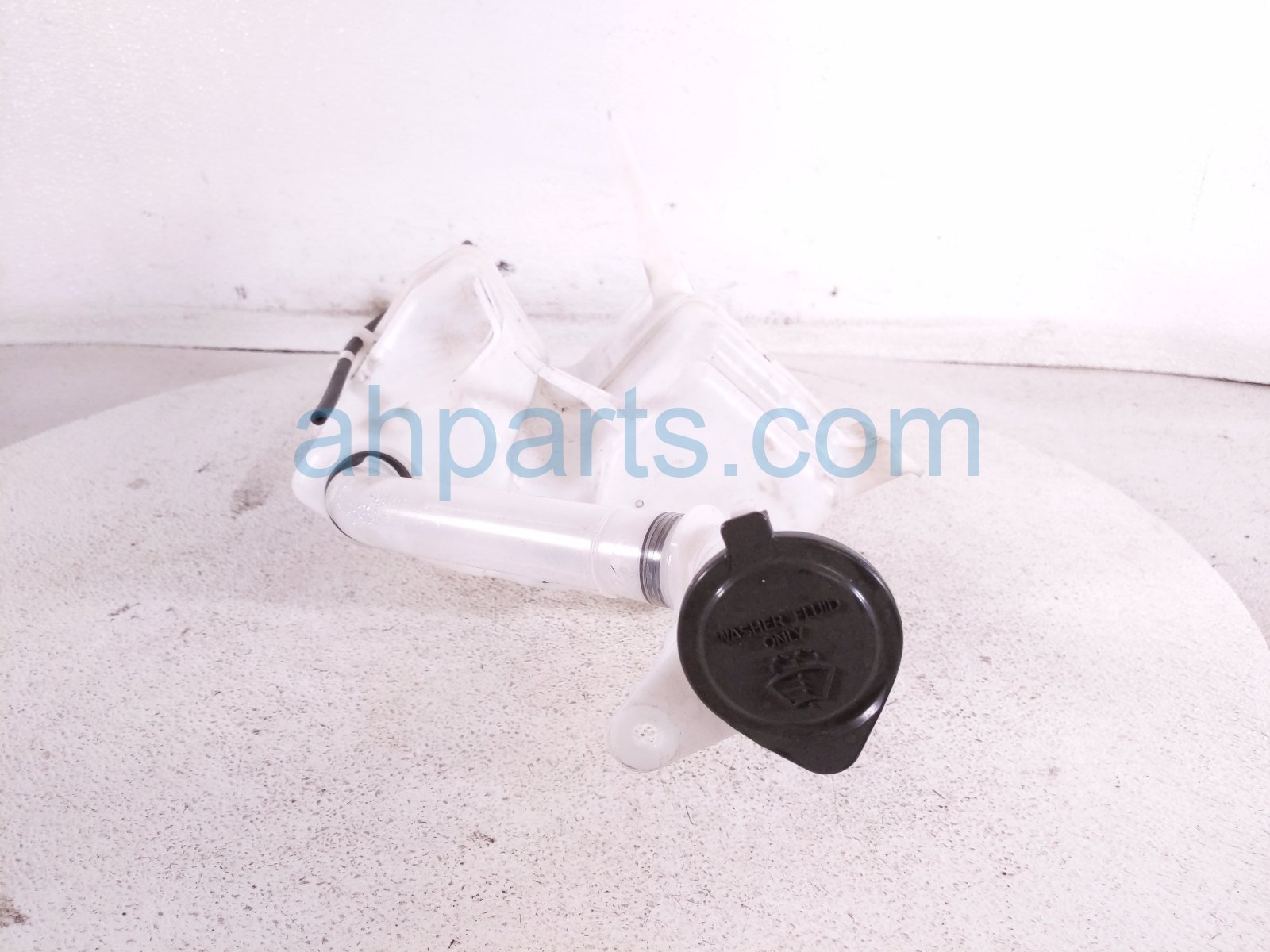 2026 Toyota Camry Windshield Washer Reservoir W/pump 85315 06230 Replacement 2026 Toyota Camry Windshield Washer Reservoir W/pump 85315 06230 Replacement thumbnail