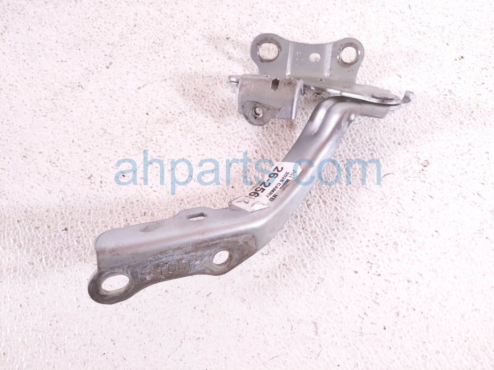 $25 Toyota RH HOOD HINGE - SILVER