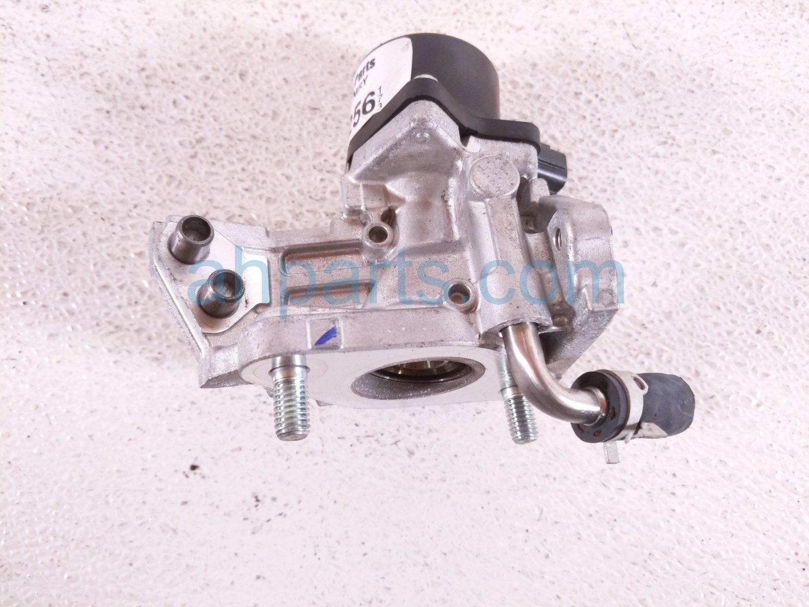 Toyota EGR VALVE ASSY - 2.5L FWD