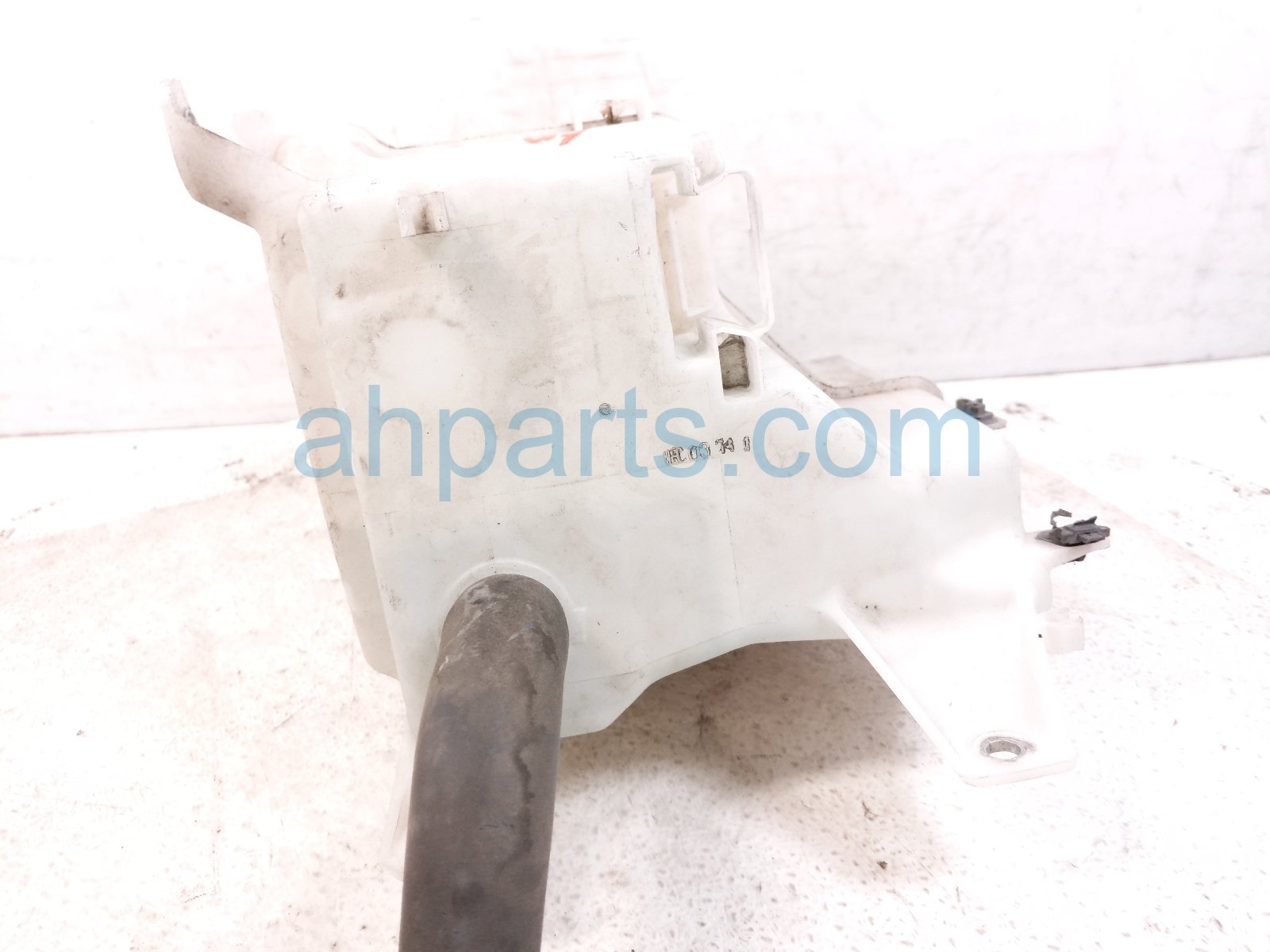 2015 Lexus Rx450h Windshield Washer Reservoir Tank 85315 48210 Replacement 2015 Lexus Rx450h Windshield Washer Reservoir Tank 85315 48210 Replacement thumbnail