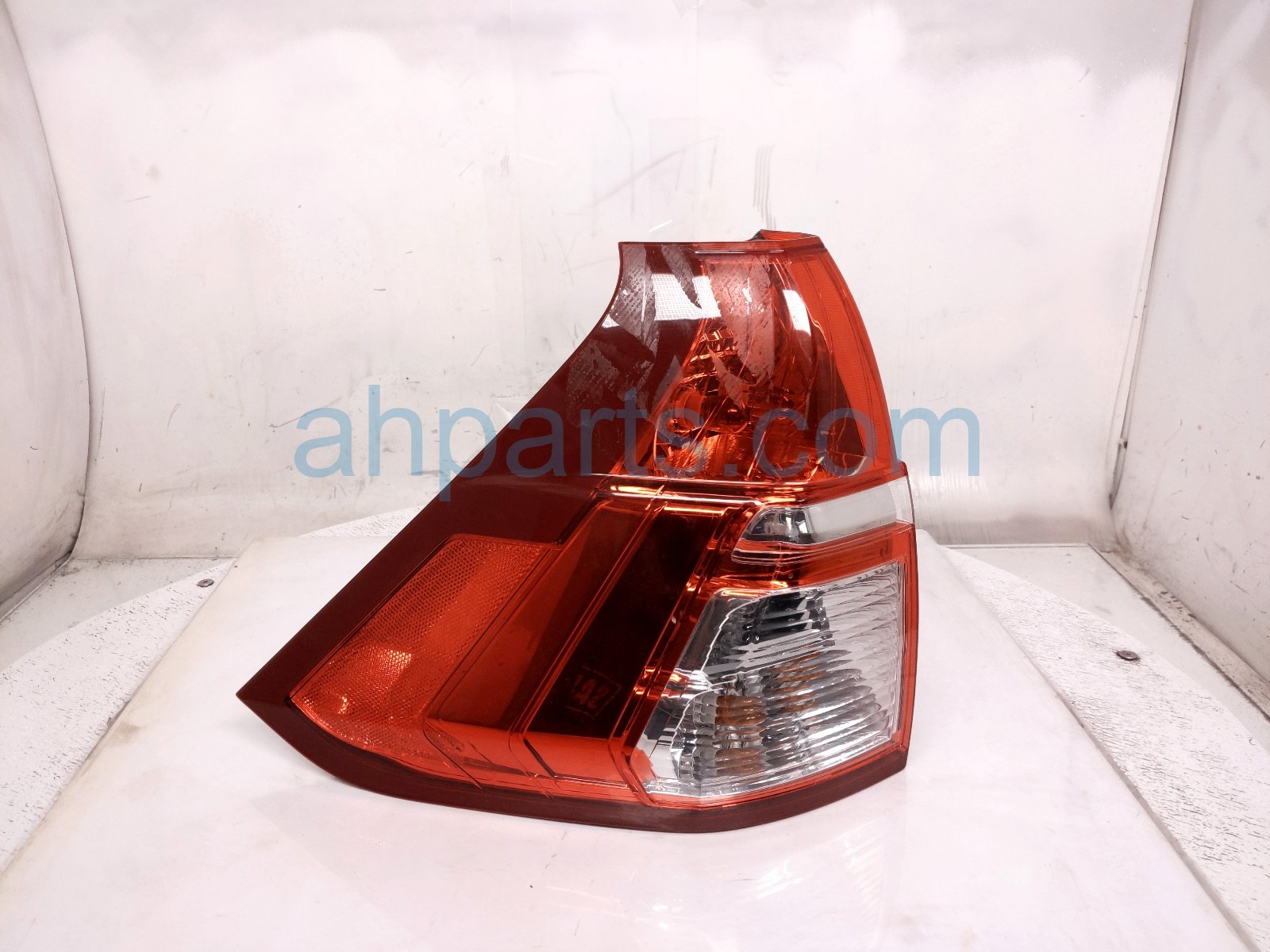 Honda LOWER LH TAIL LAMP (ON BODY)
