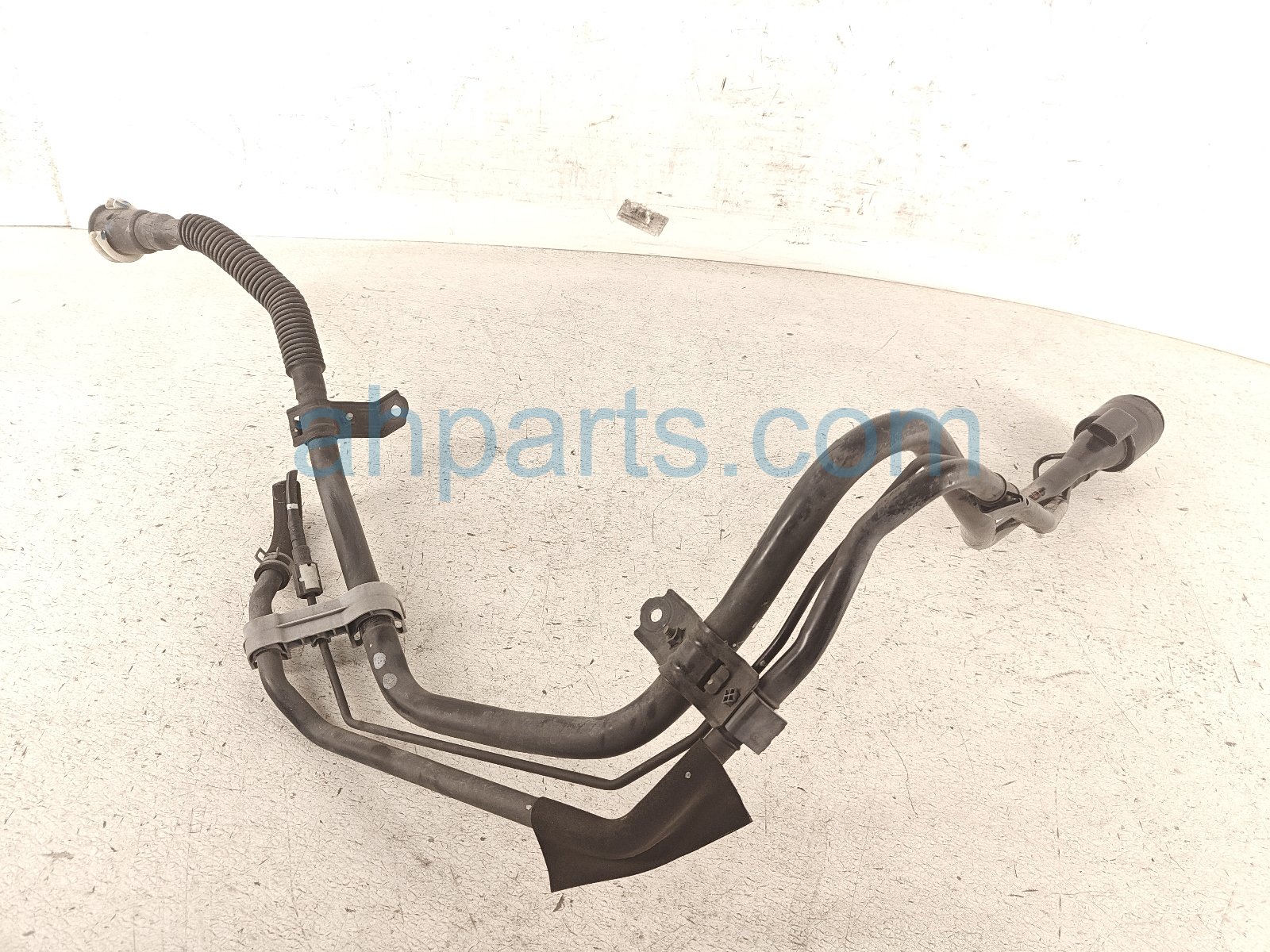2015 Lexus Rx450h Gas / Fuel Filler Neck 3.5l Awd 77201 48262 Replacement 2015 Lexus Rx450h Gas / Fuel Filler Neck 3.5l Awd 77201 48262 Replacement thumbnail