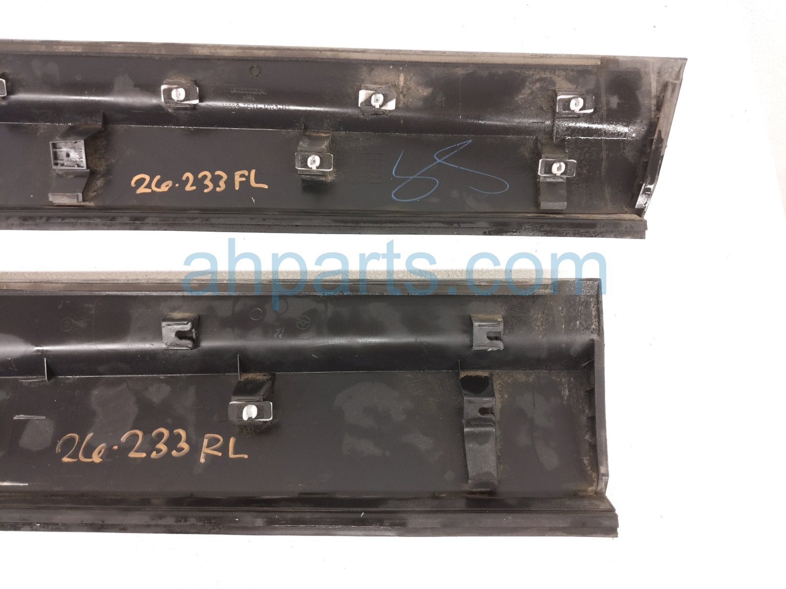 2020 Honda Pilot Driver Front/rear Lower Door Moulding 75332 TG7 A02 Replacement 2020 Honda Pilot Driver Front/rear Lower Door Moulding 75332 TG7 A02 Replacement thumbnail