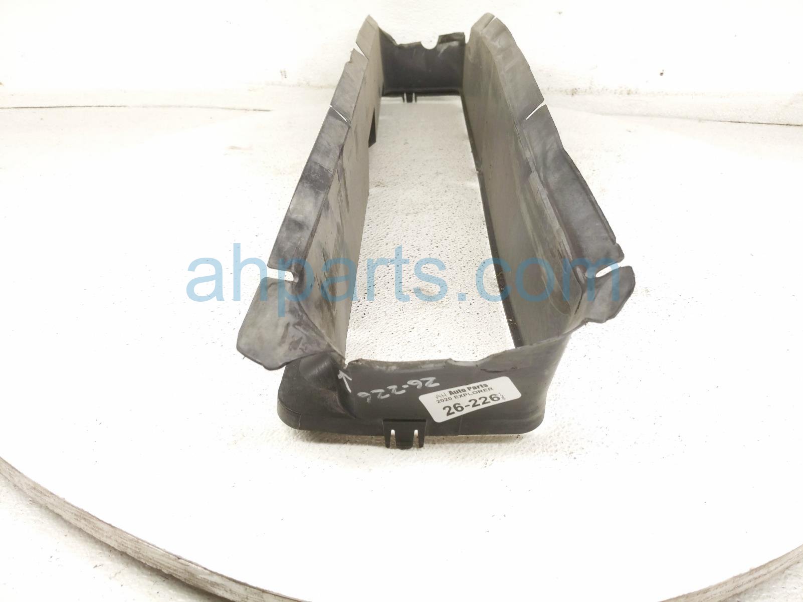 2020 Ford Explorer Air Duct / Air Shutter 3.0tt Awd LB5B 8314 A Replacement 2020 Ford Explorer Air Duct / Air Shutter 3.0tt Awd LB5B 8314 A Replacement thumbnail