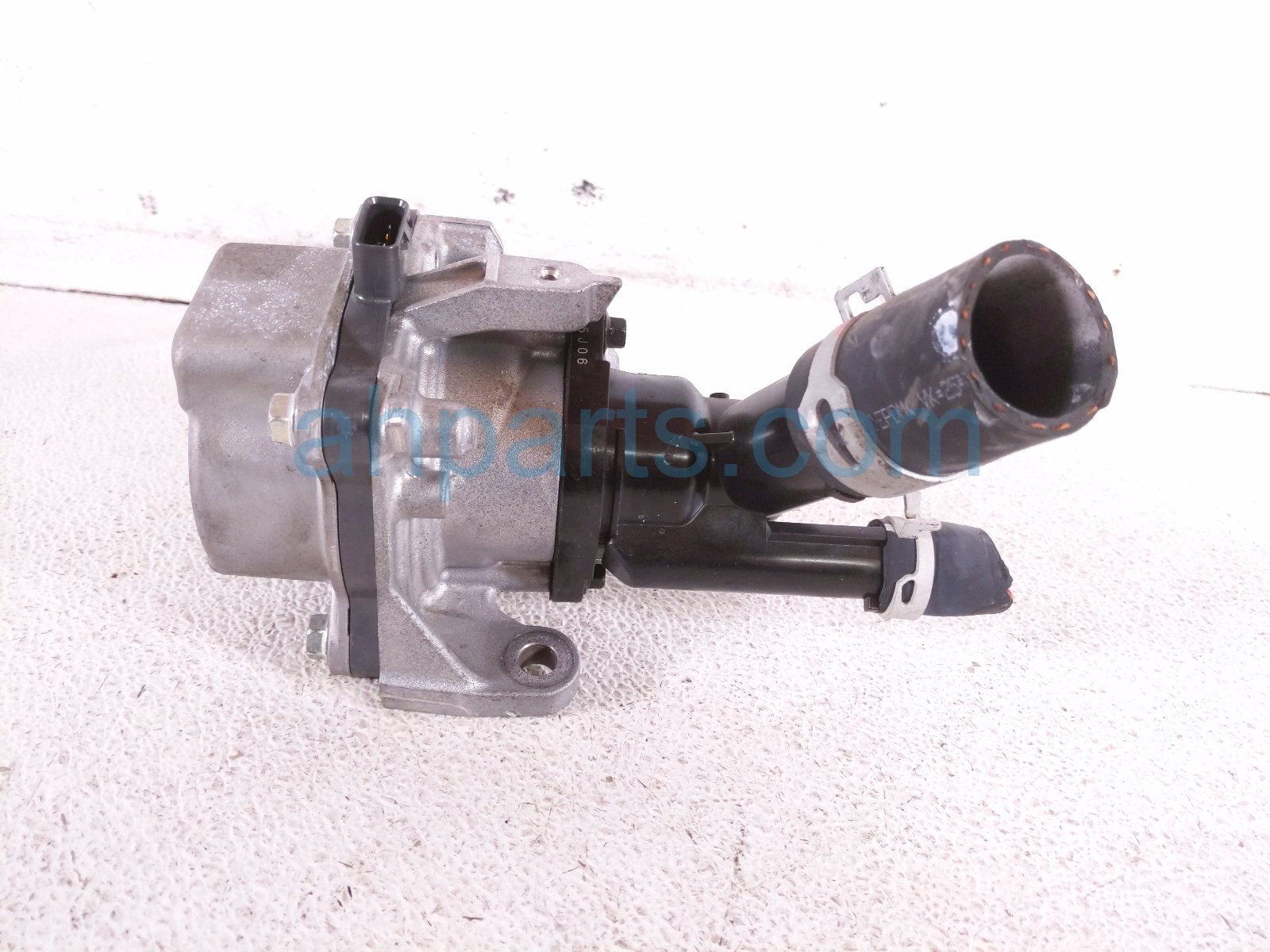 2026 Toyota Camry Electric Engine Water Pump 2.5l 16032 F0040 Replacement 2026 Toyota Camry Electric Engine Water Pump 2.5l 16032 F0040 Replacement thumbnail