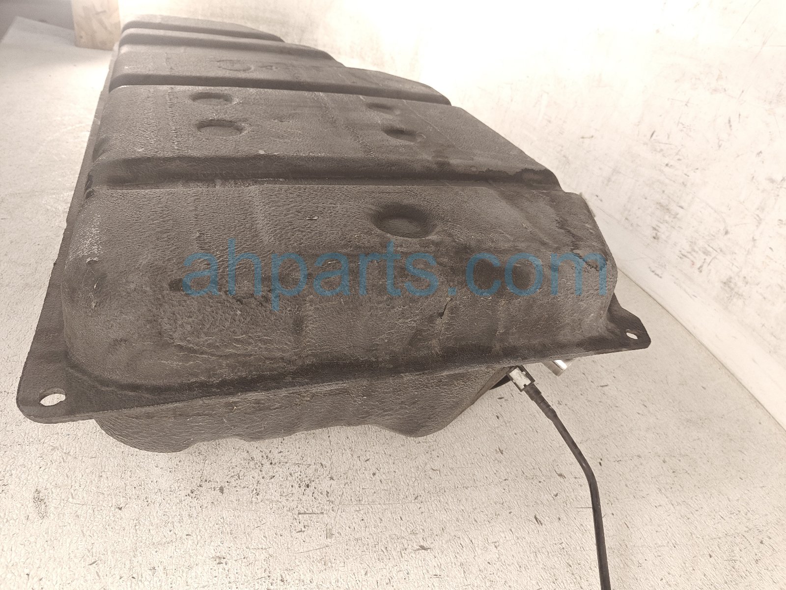 2015 Lexus Rx450h Gas / Fuel Tank 77001 48112 Replacement 2015 Lexus Rx450h Gas / Fuel Tank 77001 48112 Replacement thumbnail