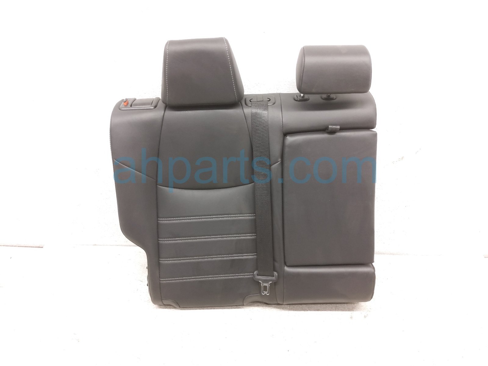 Toyota RR/RH 2ND ROW SEAT BACKREST - BLACK Toyota RR/RH 2ND ROW SEAT BACKREST - BLACK