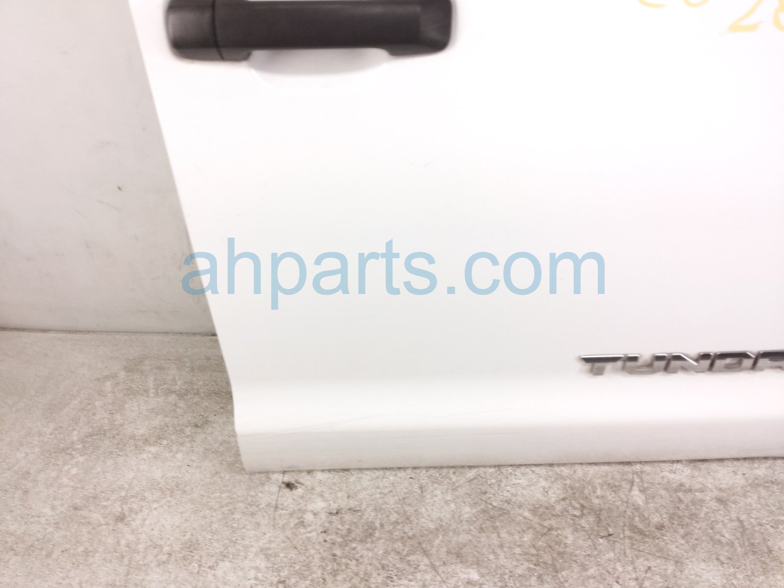 2017 Toyota Tundra Front Passenger Door White No Mirror/trim 67001 0C104 Replacement 2017 Toyota Tundra Front Passenger Door White No Mirror/trim 67001 0C104 Replacement thumbnail