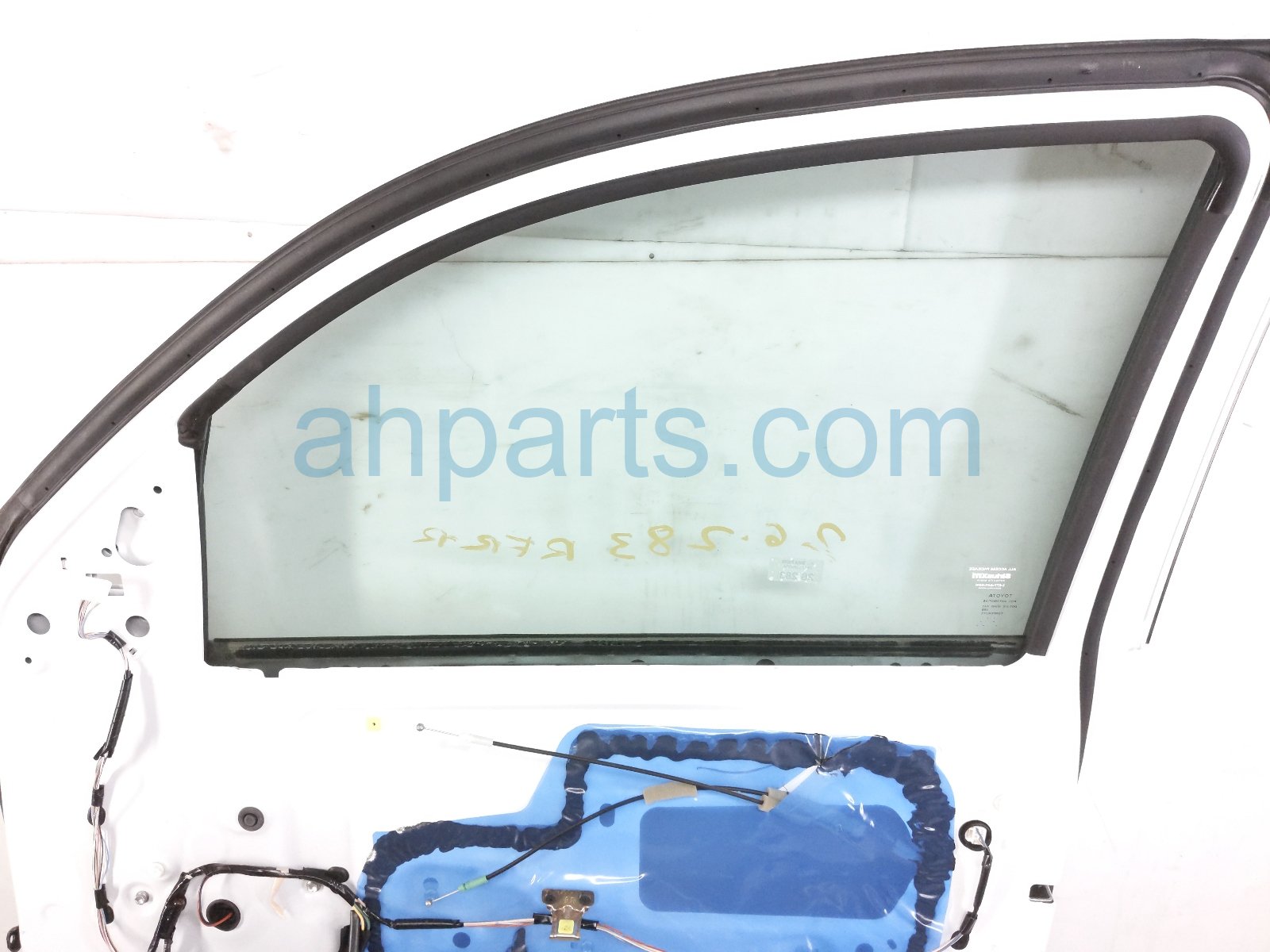 2017 Toyota Tundra Front Passenger Door White No Mirror/trim 67001 0C104 Replacement 2017 Toyota Tundra Front Passenger Door White No Mirror/trim 67001 0C104 Replacement thumbnail