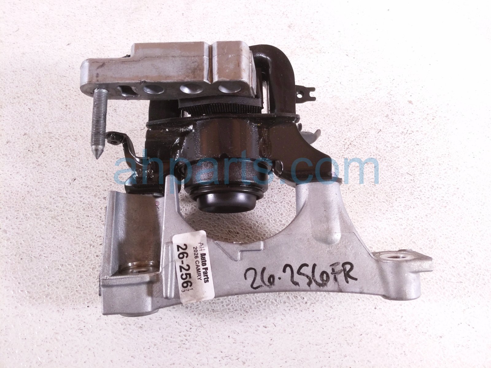 Toyota RH ENGINE MOUNT - 2.5L FWD
