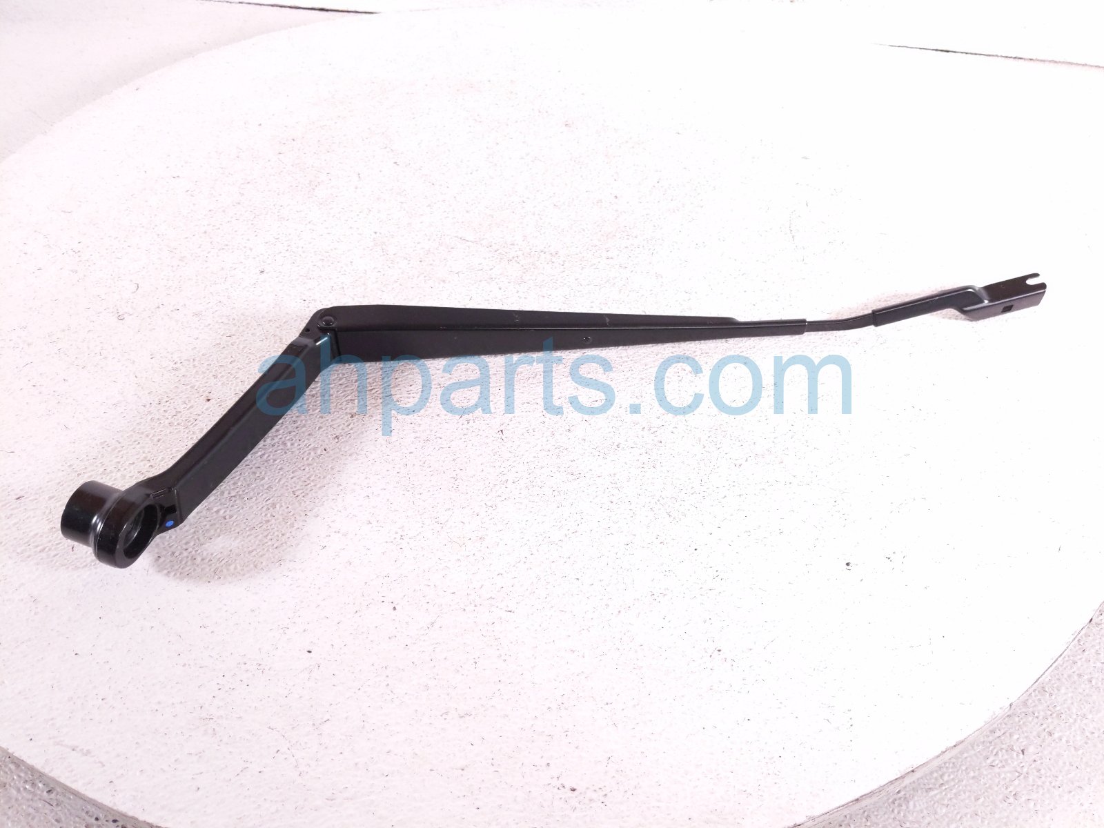 Subaru LH WINDSHIELD WIPER ARM