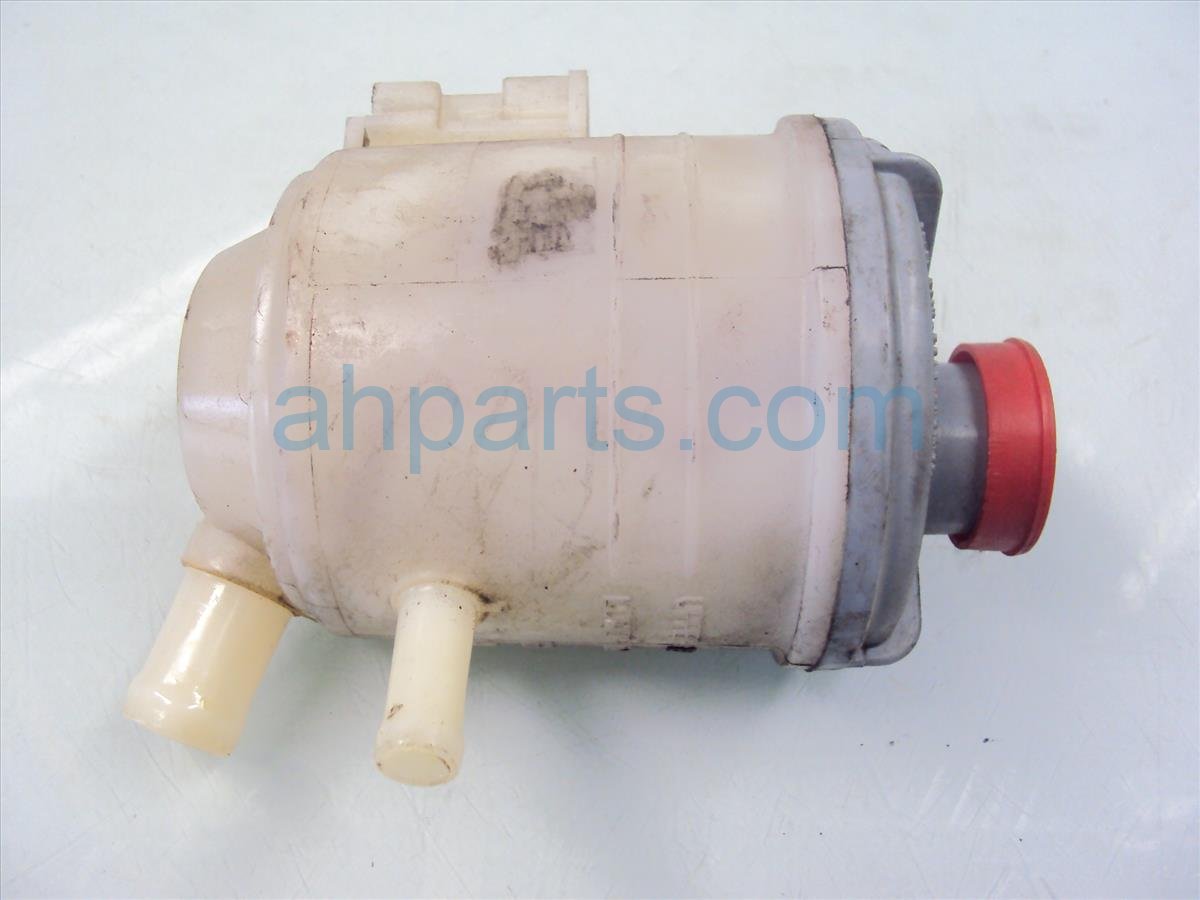 $9 Honda POWER STEERING RESERVOIR TANK