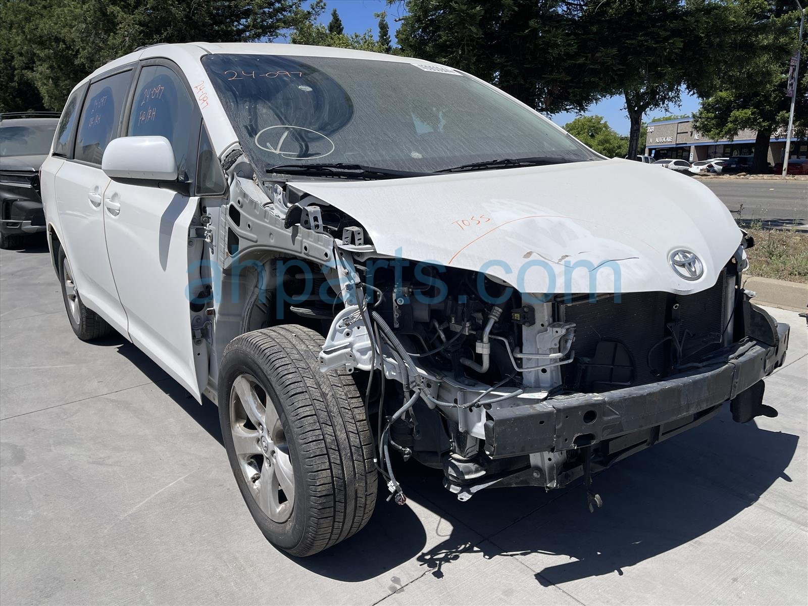 2017 Toyota Sienna Replacement Parts