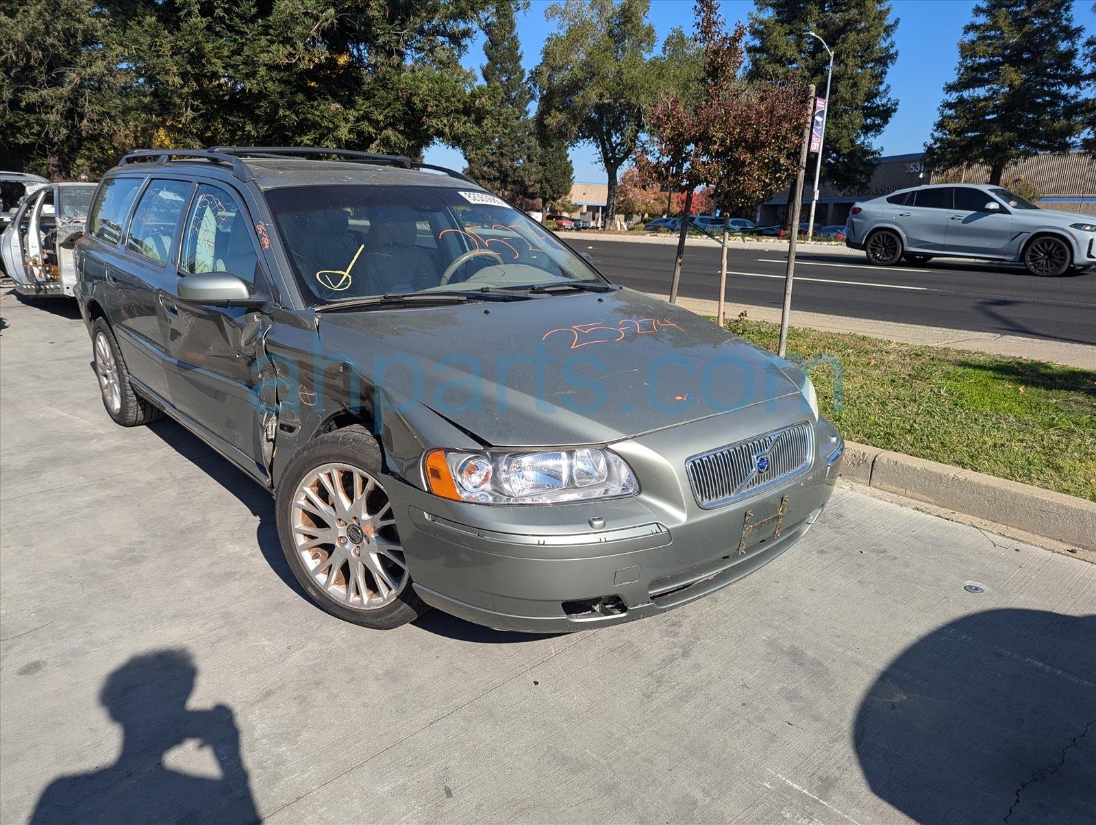 Volvo VACUUM PUMP ASSY - 2.5L Volvo VACUUM PUMP ASSY - 2.5L