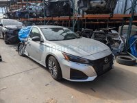 Nissan FR/LH INTERIOR DOOR PANEL - BLACK Nissan FR/LH INTERIOR DOOR PANEL - BLACK