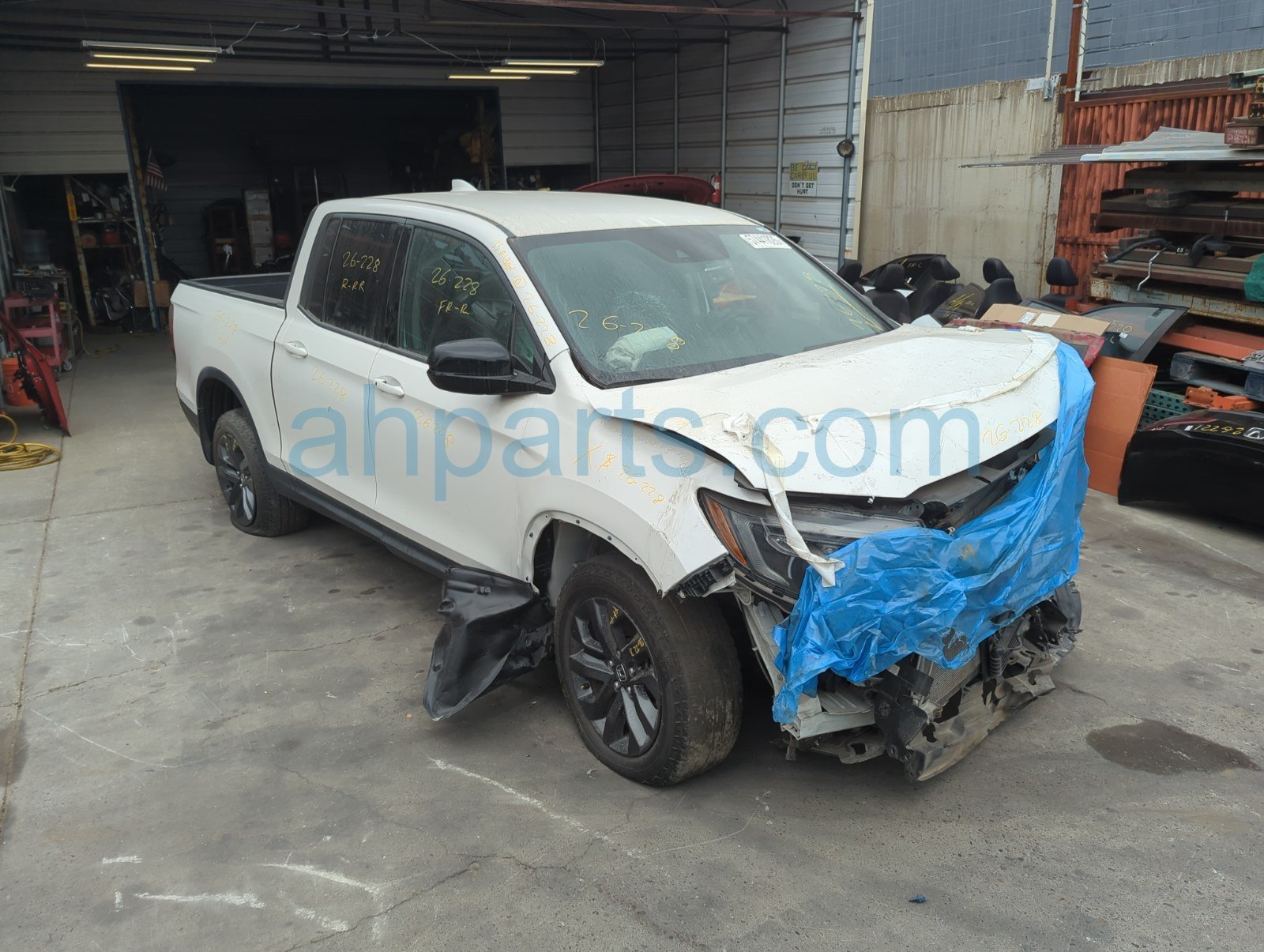 Honda FR/LH DOOR - WHITE - NO MIRROR/TRIM